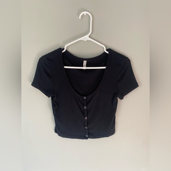 👯♀️Aritzia Sunday Best Button Up Cropped Tee (S) - Picture 1 of 4